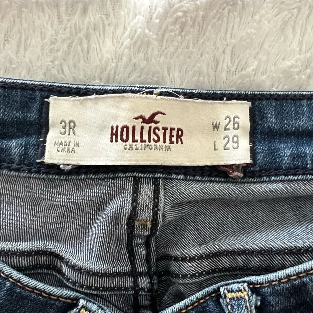{ hollister} low rise skinny jeans, size 3 - Picture 4 of 4